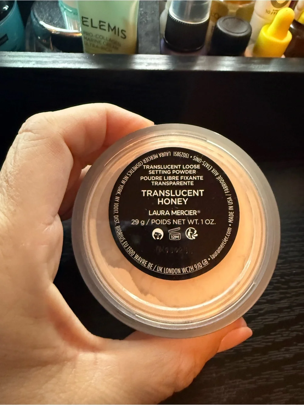 laura mercier Translucent Loose Setting Powder in Black Packaging